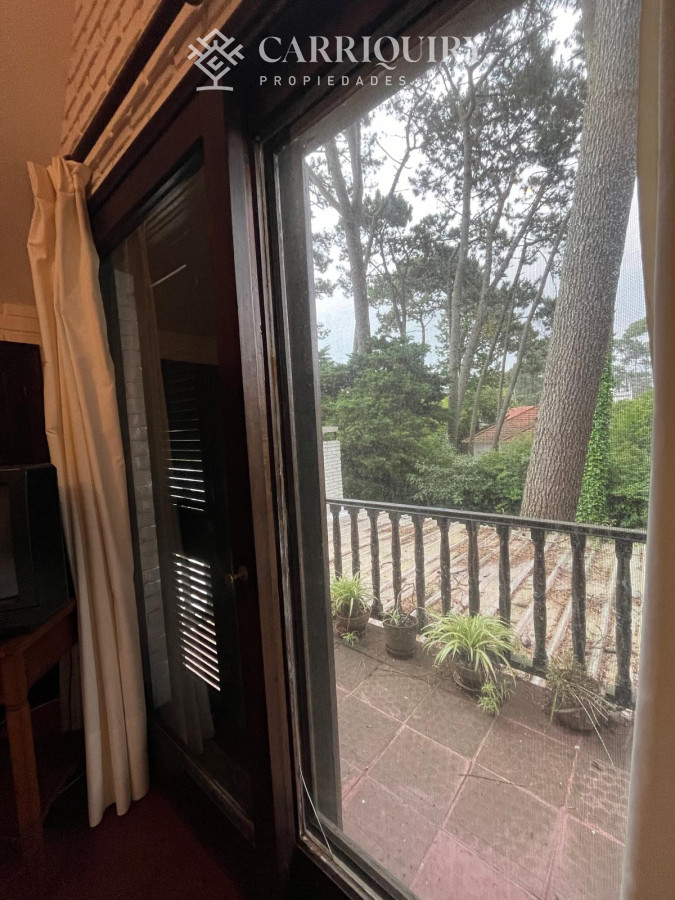 Casa ID.10276/Casa-de-4-Dormitorios--Alquiler-de-Verano--Punta-del-Este--El-Faro- - Espectacular casa en zona privilegiada de Punta del Este