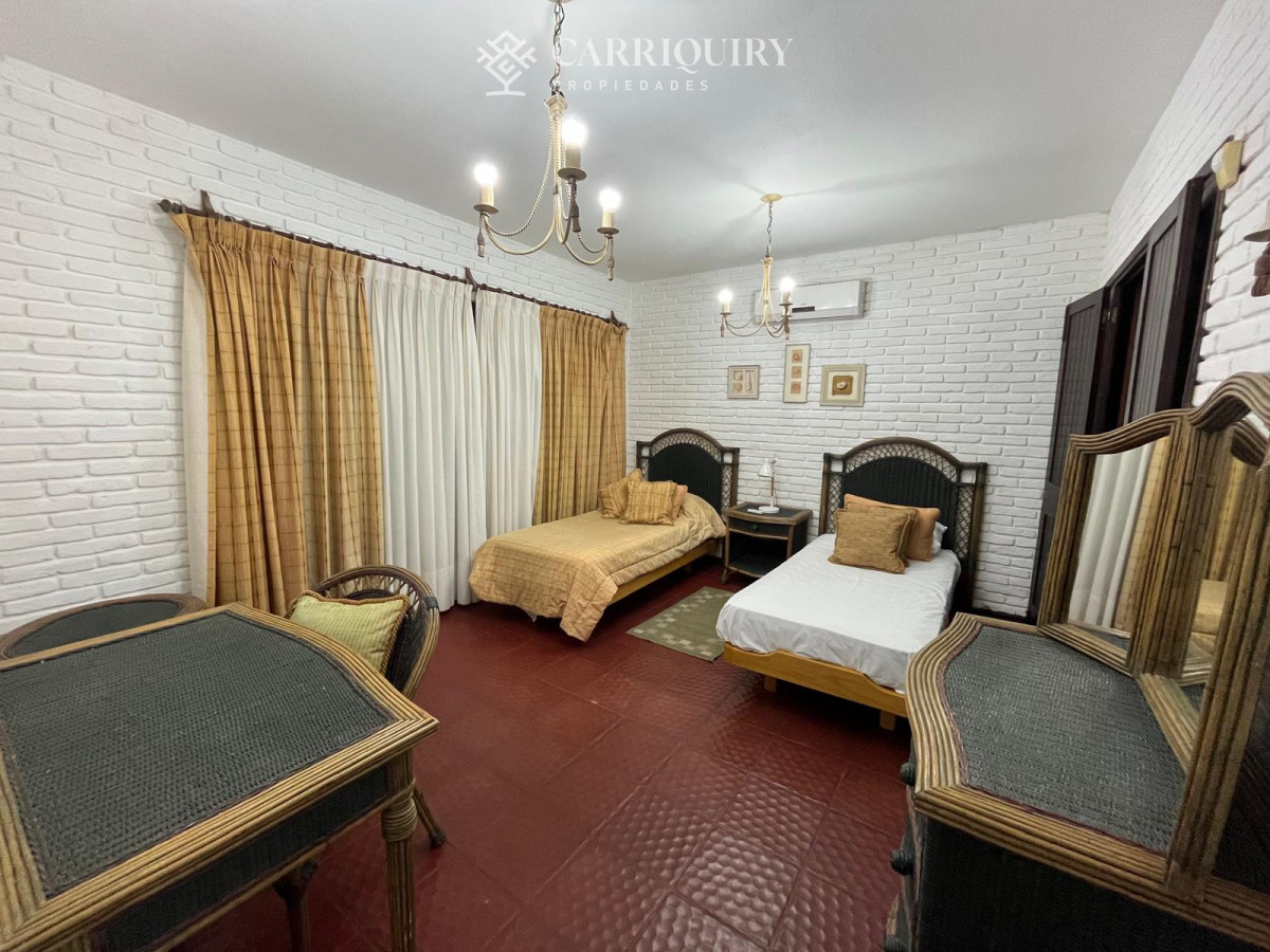 Casa ID.10276/Casa-de-4-Dormitorios--Alquiler-de-Verano--Punta-del-Este--El-Faro- - Espectacular casa en zona privilegiada de Punta del Este