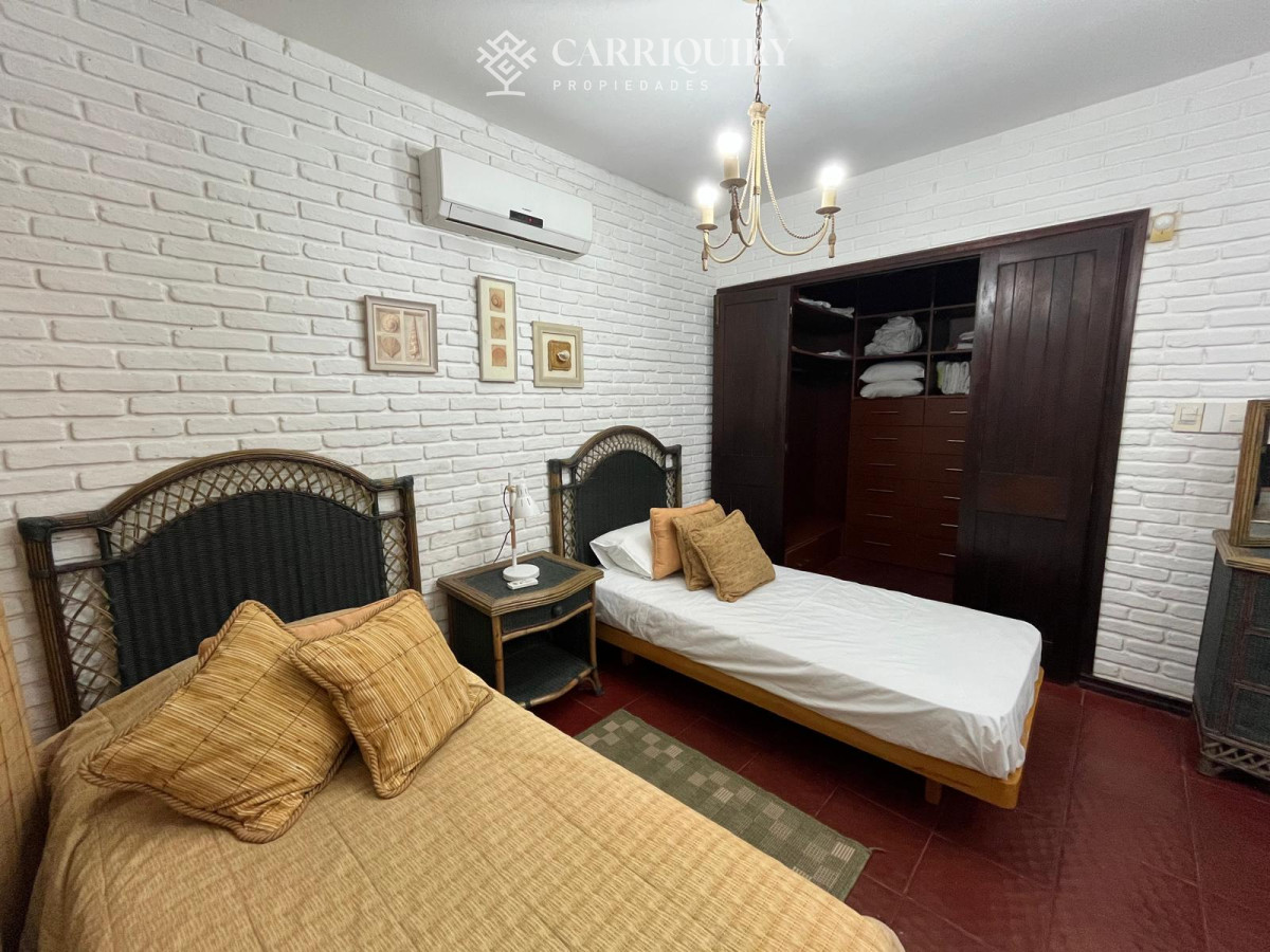 Casa ID.10276/Casa-de-4-Dormitorios--Alquiler-de-Verano--Punta-del-Este--El-Faro- - Espectacular casa en zona privilegiada de Punta del Este