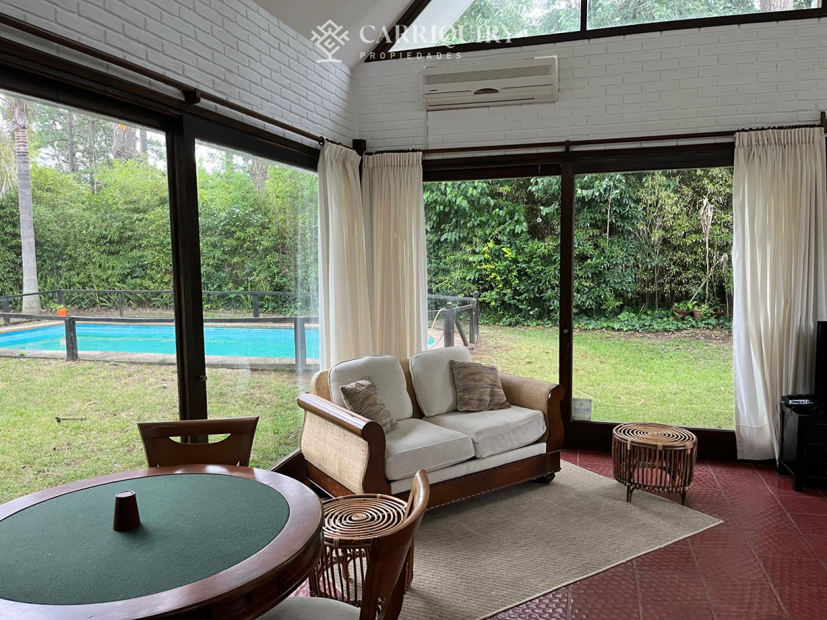Casa ID.10276/Casa-de-4-Dormitorios--Alquiler-de-Verano--Punta-del-Este--El-Faro- - Espectacular casa en zona privilegiada de Punta del Este