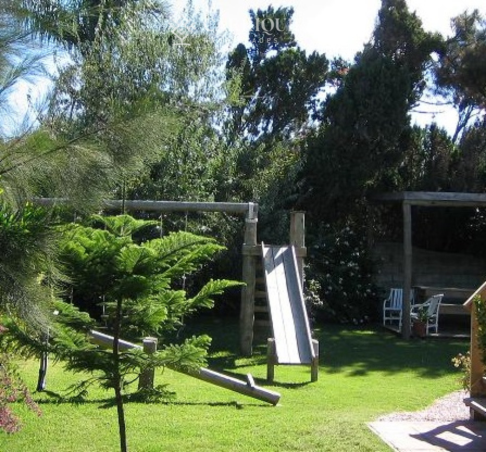 Casa ID.6887/Alquiler-temporal-cómoda-casa-con-lindo-entorno - Casa amplia ideal para estar en familia, a pocos metros del mar