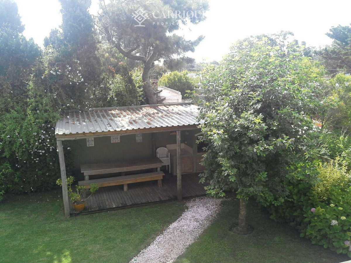 Casa ID.6887/Alquiler-temporal-cómoda-casa-con-lindo-entorno - Casa amplia ideal para estar en familia, a pocos metros del mar