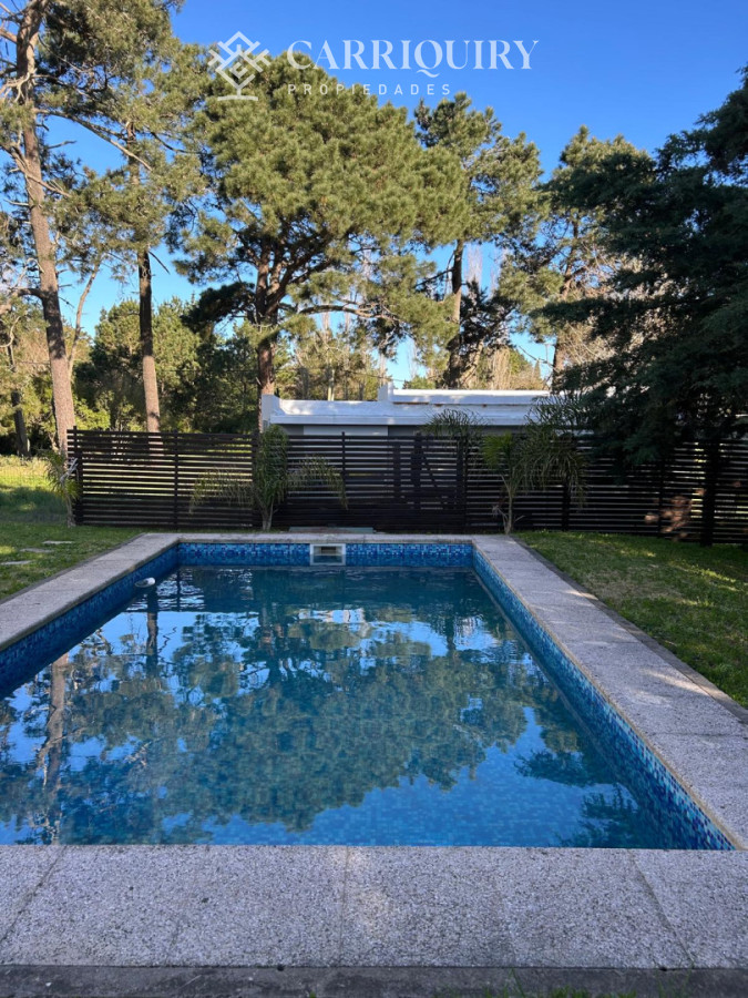 Casa ID.5094/Casa-en-venta-y-alquiler.-4-dormitorios-en-Playa-Brava--Punta-del-Este - Alquiler Temporario Casa 5 dormitorios y dependencia en Rincon del indio, Punta del Este
