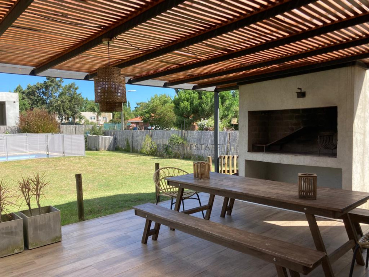 Casa ID.3439 - Hermosa casa en barrio privado de Punta del Este .Ref:7017