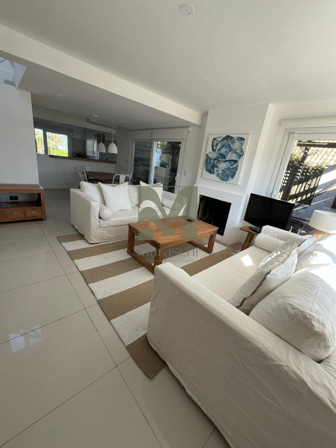 Casa ID.607 - Hermosa casa en Montoya, a solo pasos de la playa Ref.5451