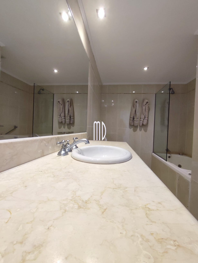 Apartamento ID.7630 - Hermoso apartamento frente al mar con todos los servicios. REF: 7630