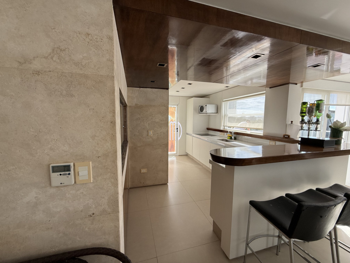 Apartamento ID.9025 - Hermoso Apto Frente Al Mar REF:9025