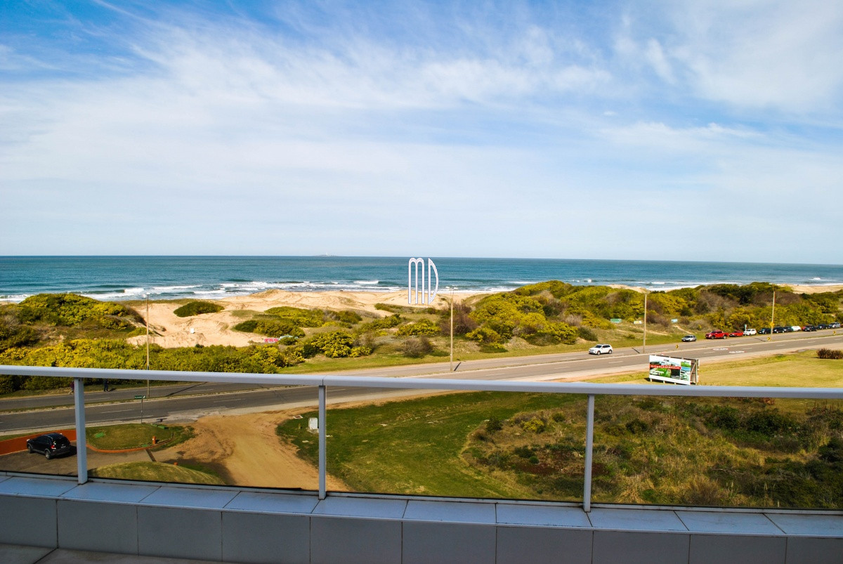 Apartamento ID.7061 - Espectacular penthouse en la brava primera linea 6 dormitorios. REF:7061