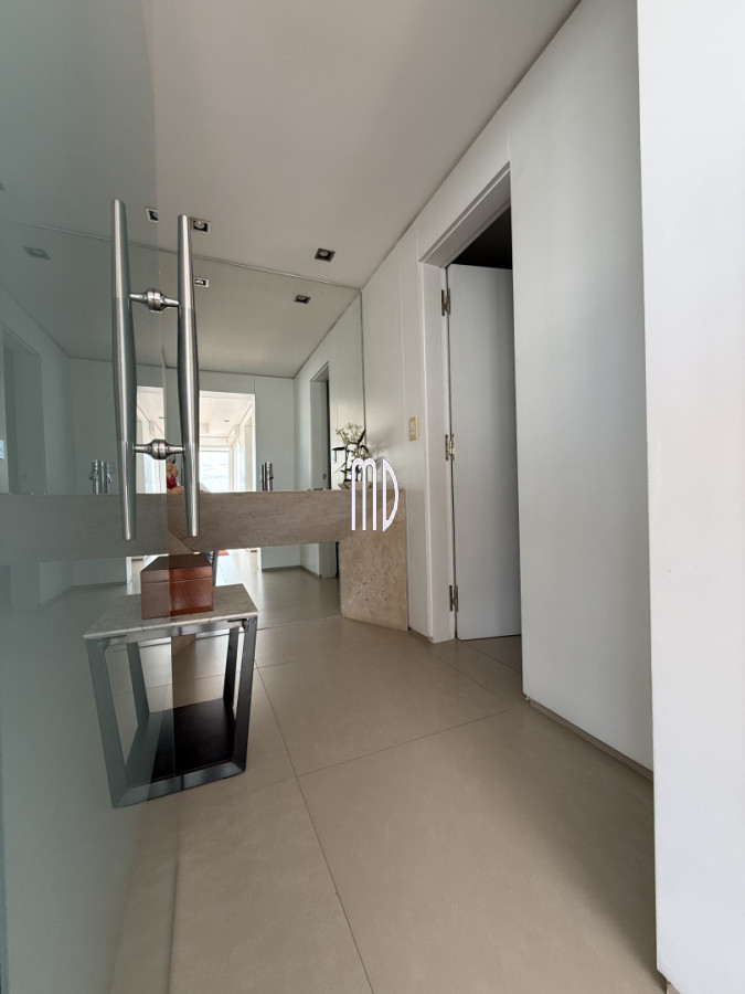 Apartamento ID.9025 - Hermoso Apto Frente Al Mar REF:9025