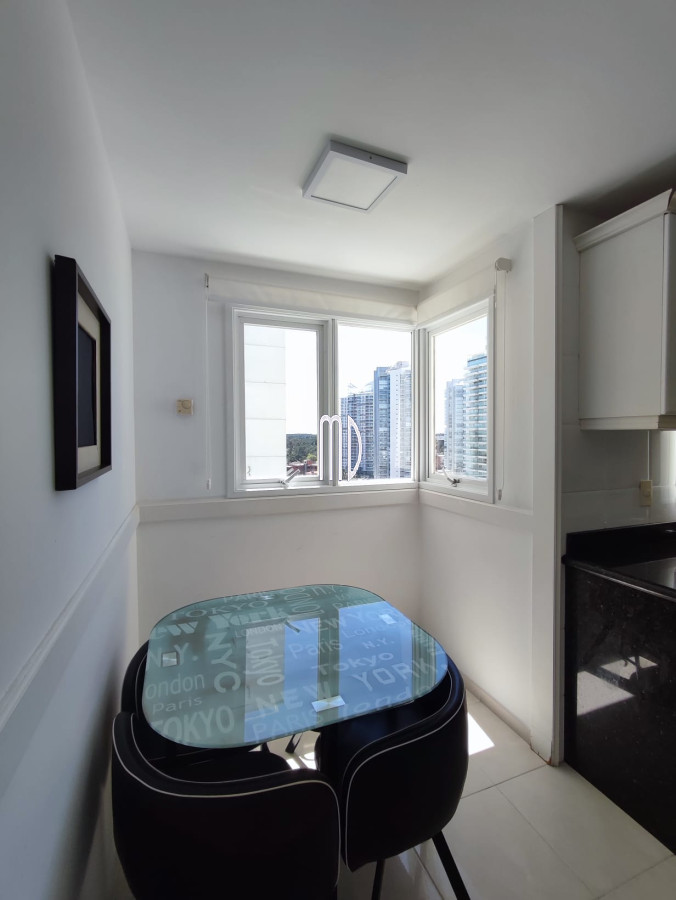 Apartamento ID.7630 - Hermoso apartamento frente al mar con todos los servicios. REF: 7630