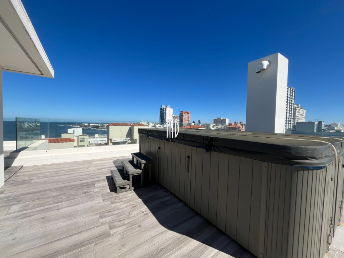 Apartamento ID.9150 - Penthouse frente al mar con terraza exclusiva, jacuzzi y vista única en Península 🌊