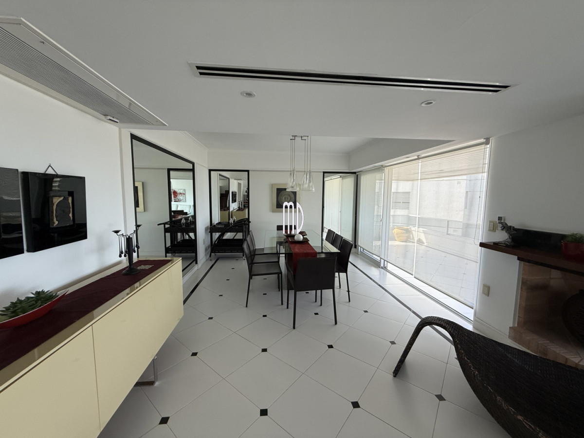 Apartamento ID.9025 - Hermoso Apto Frente Al Mar REF:9025