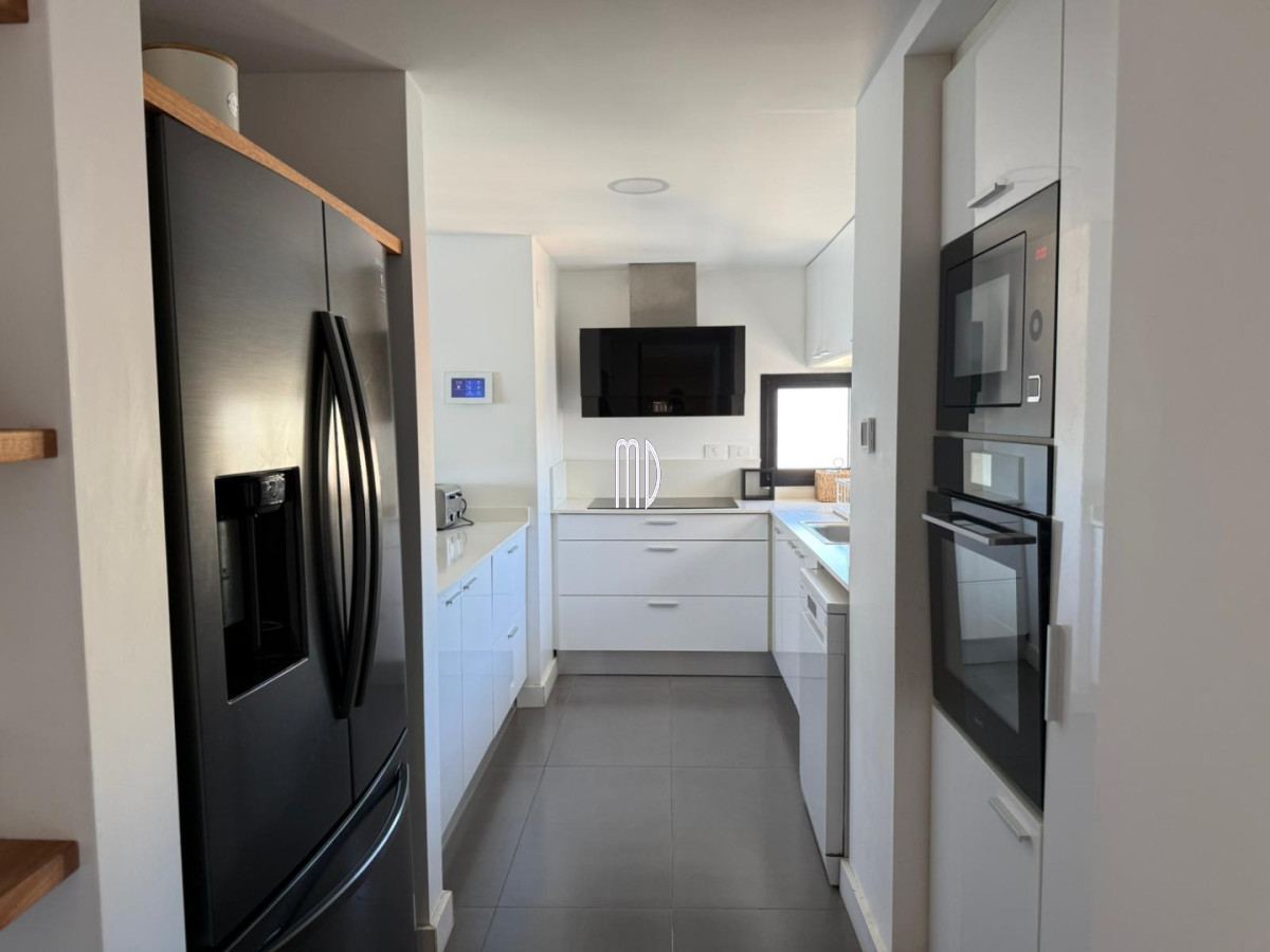 Apartamento ID.9150 - Penthouse frente al mar con terraza exclusiva, jacuzzi y vista única en Península 🌊