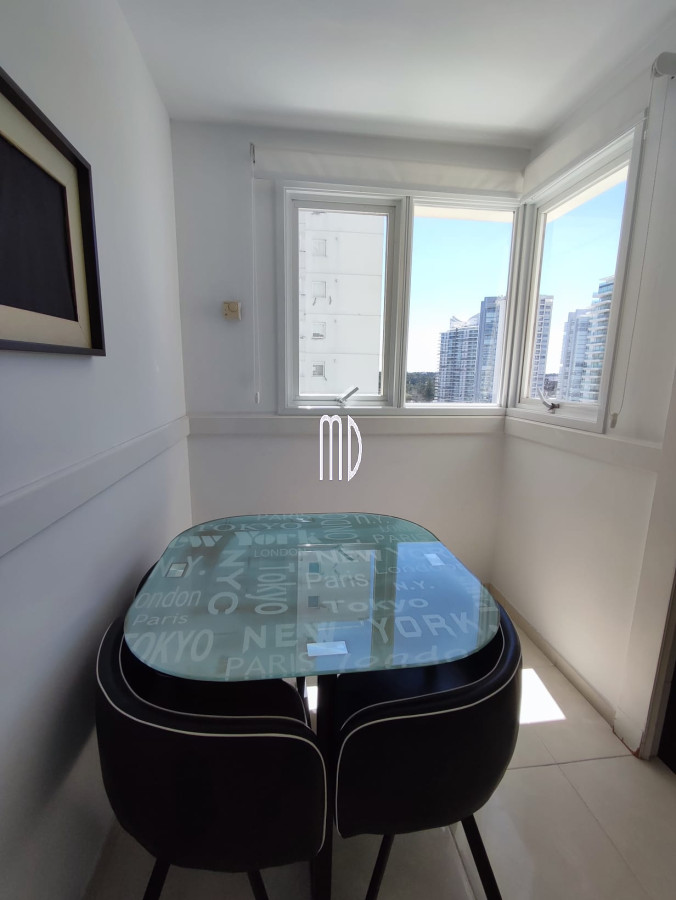 Apartamento ID.7630 - Hermoso apartamento frente al mar con todos los servicios. REF: 7630