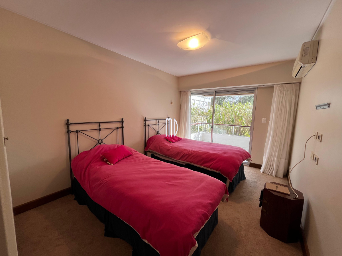 Apartamento ID.8277 - Apartamento frente a la playa Brava. Ref (8277)