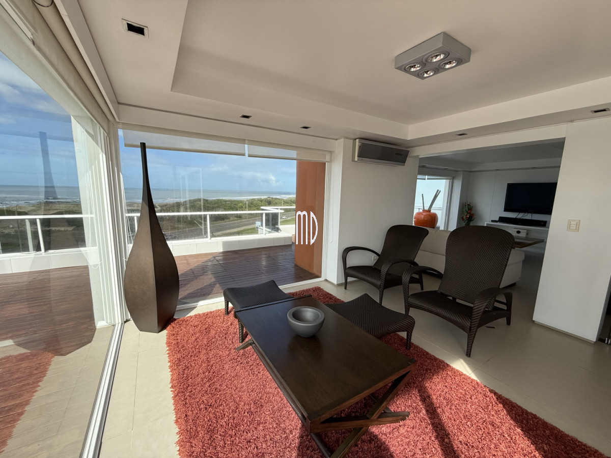 Apartamento ID.9025 - Hermoso Apto Frente Al Mar REF:9025