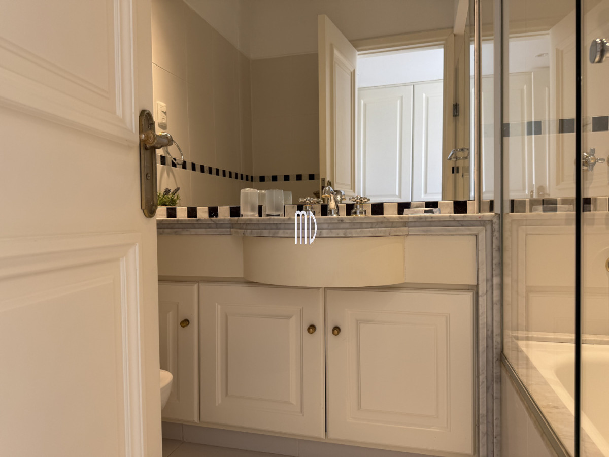 Apartamento ID.9025 - Hermoso Apto Frente Al Mar REF:9025