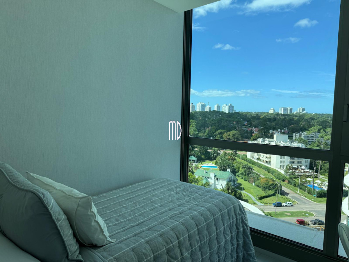 Apartamento ID.9097 - Apartamento de categoría en primera línea sobre Playa Mansa - Punta del Este REF.