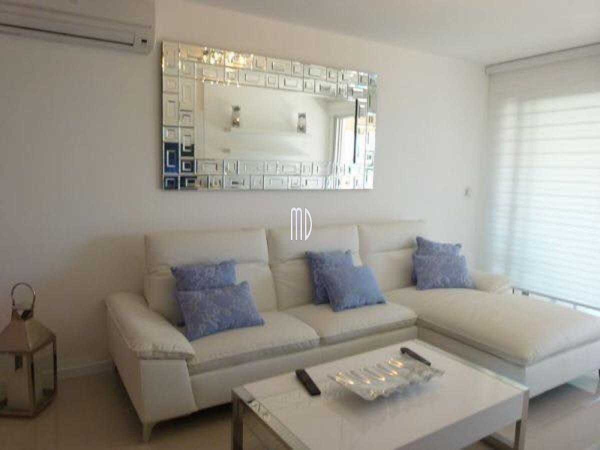 Apartamento ID.5780 - HERMOSO DEPTO EN EXCELENTE UBICACIÓNCON TODOS LOS SERVICIOS. REF:5780