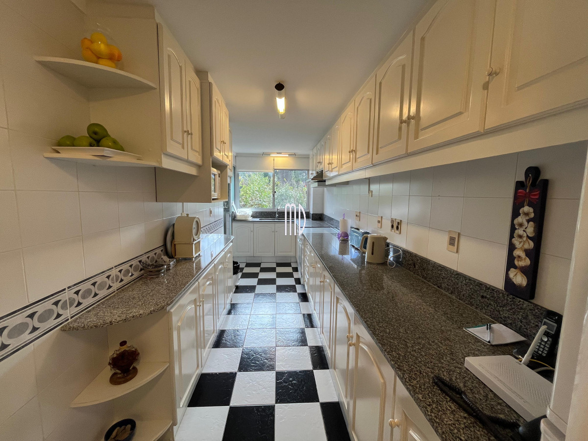 Apartamento ID.8277 - Apartamento frente a la playa Brava. Ref (8277)