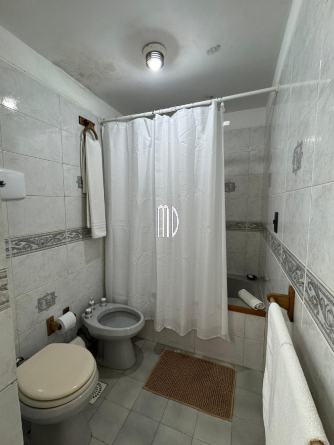 Apartamento ID.8910 - Departamento a 70 metros del mar - 2 dormitorios, 3 baños - Ideal alquiler anual o temporal. REF (8910)