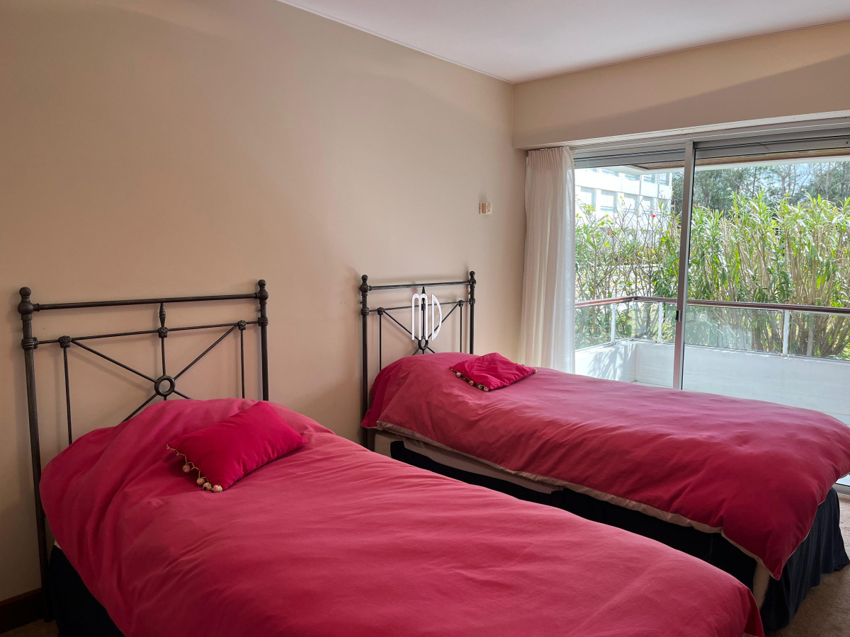 Apartamento ID.8277 - Apartamento frente a la playa Brava. Ref (8277)