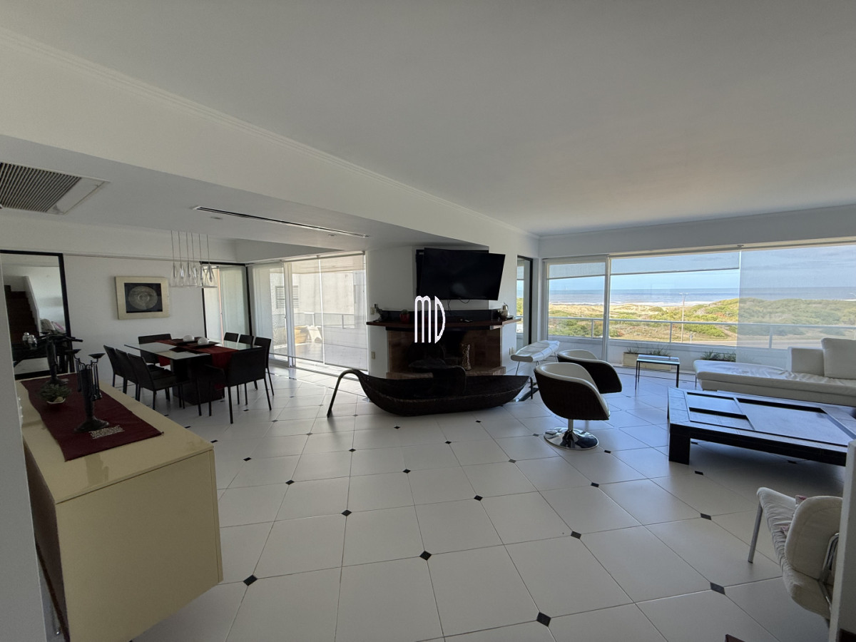 Apartamento ID.9025 - Hermoso Apto Frente Al Mar REF:9025