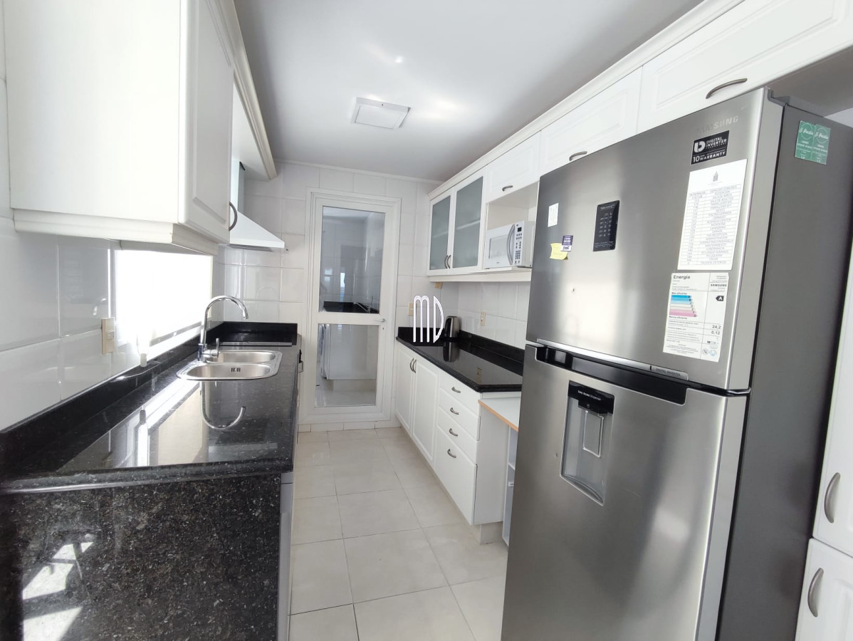 Apartamento ID.7630 - Hermoso apartamento frente al mar con todos los servicios. REF: 7630