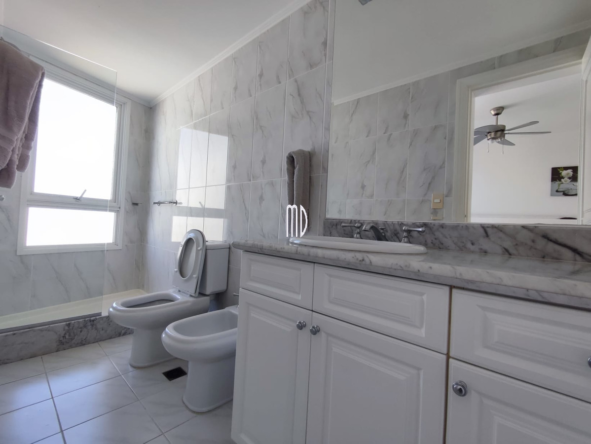 Apartamento ID.7630 - Hermoso apartamento frente al mar con todos los servicios. REF: 7630