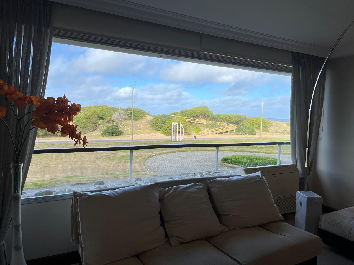Apartamento ID.8277 - Apartamento frente a la playa Brava. Ref (8277)