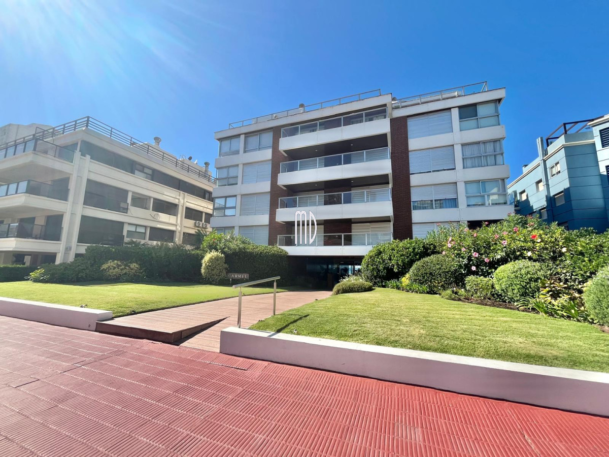Apartamento ID.6303 - Exclusivo Penthouse en Península con Vista Panorámica al Mar. REF: 6303