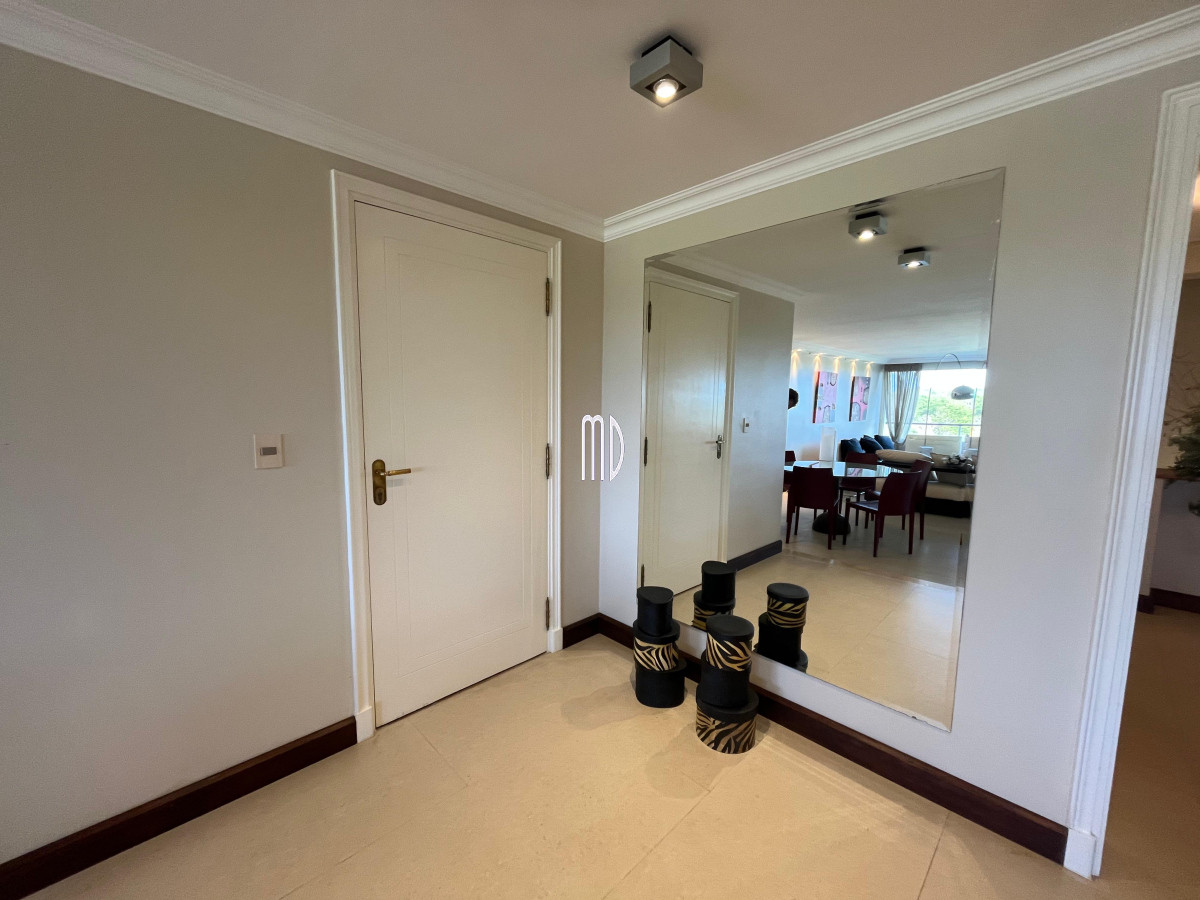 Apartamento ID.8277 - Apartamento frente a la playa Brava. Ref (8277)