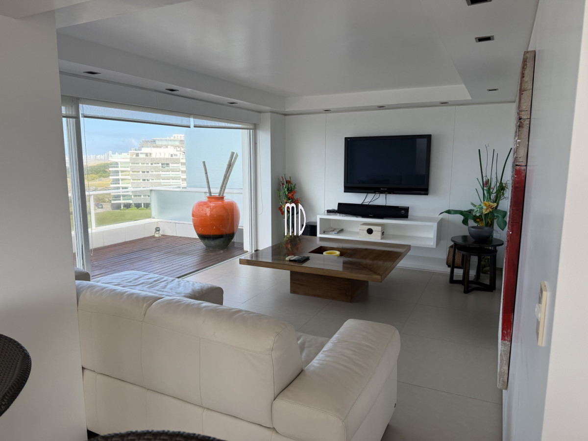 Apartamento ID.9025 - Hermoso Apto Frente Al Mar REF:9025