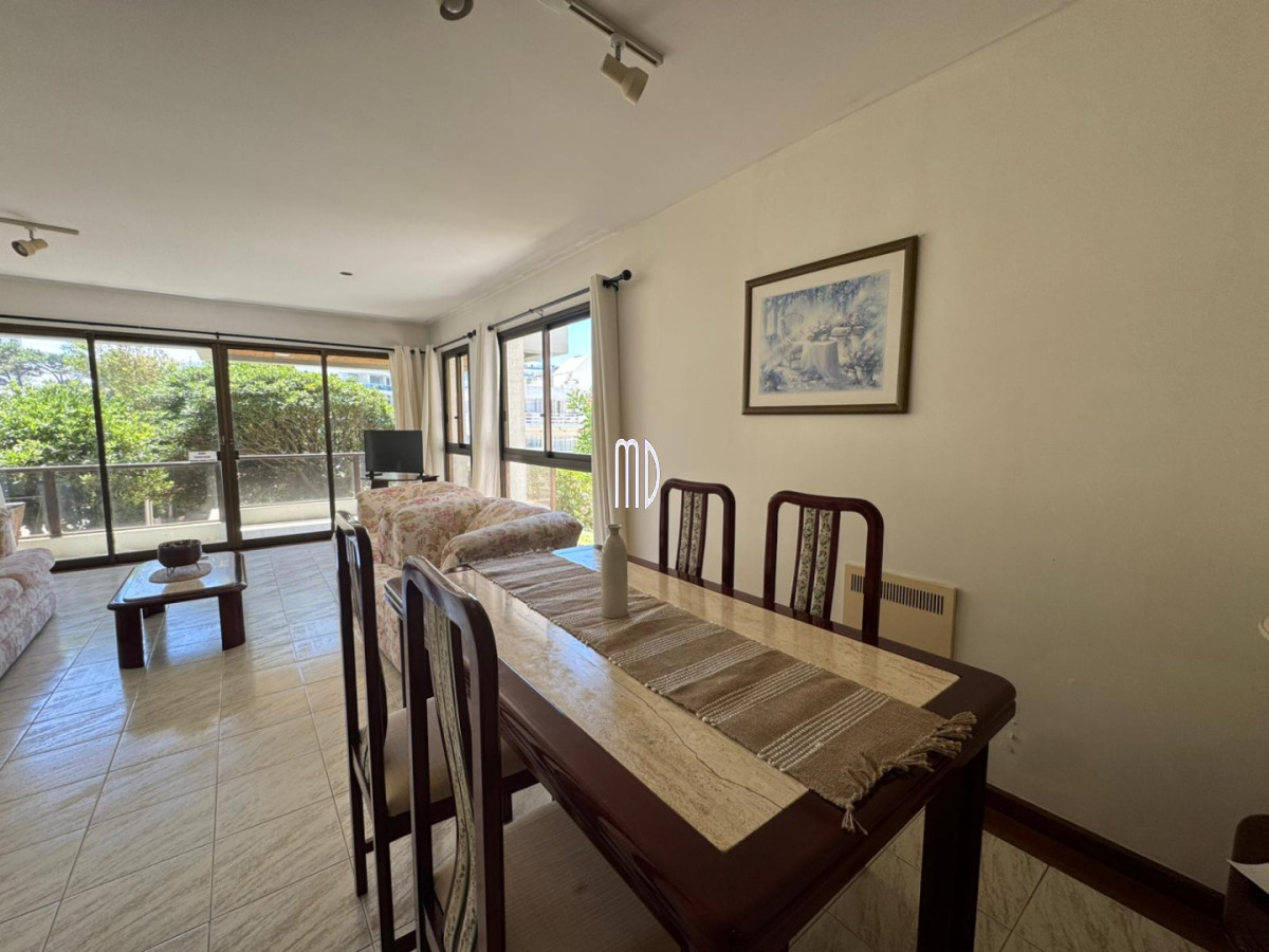 Apartamento ID.8910 - Departamento a 70 metros del mar - 2 dormitorios, 3 baños - Ideal alquiler anual o temporal. REF (8910)