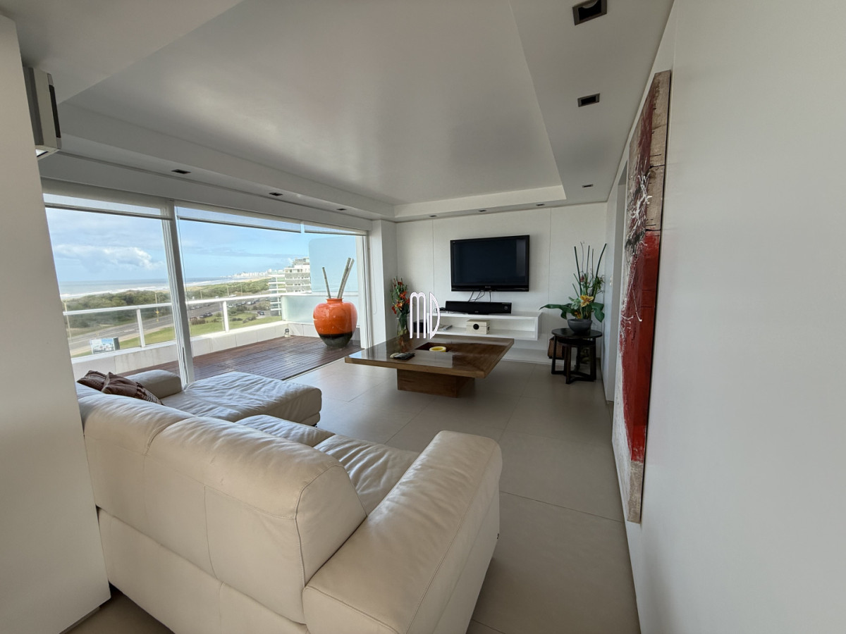 Apartamento ID.9025 - Hermoso Apto Frente Al Mar REF:9025