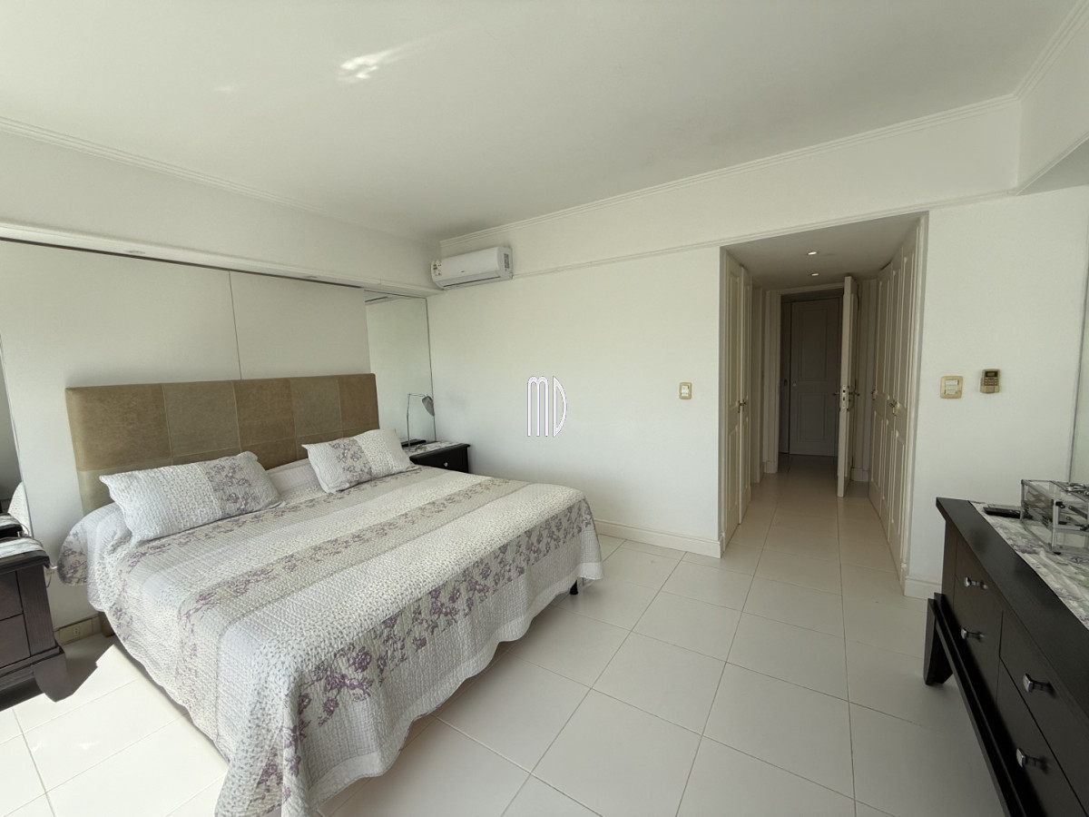 Apartamento ID.9025 - Hermoso Apto Frente Al Mar REF:9025