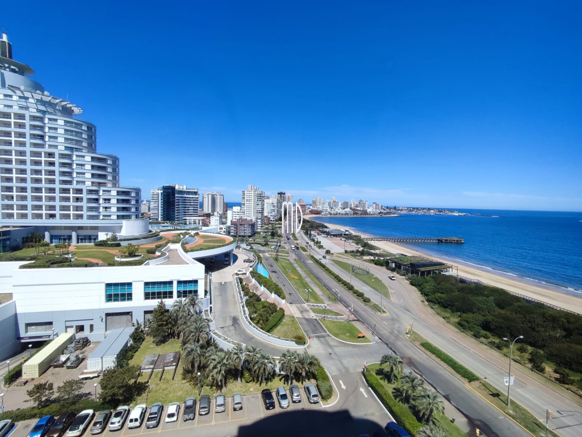 Apartamento ID.7630 - Hermoso apartamento frente al mar con todos los servicios. REF: 7630