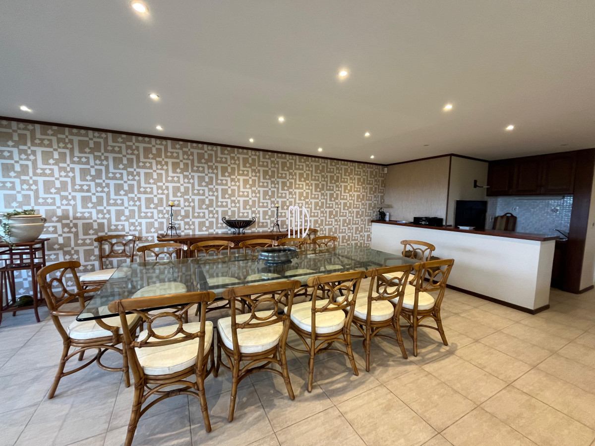 Apartamento ID.8277 - Apartamento frente a la playa Brava. Ref (8277)
