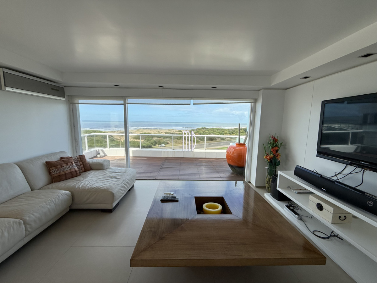 Apartamento ID.9025 - Hermoso Apto Frente Al Mar REF:9025