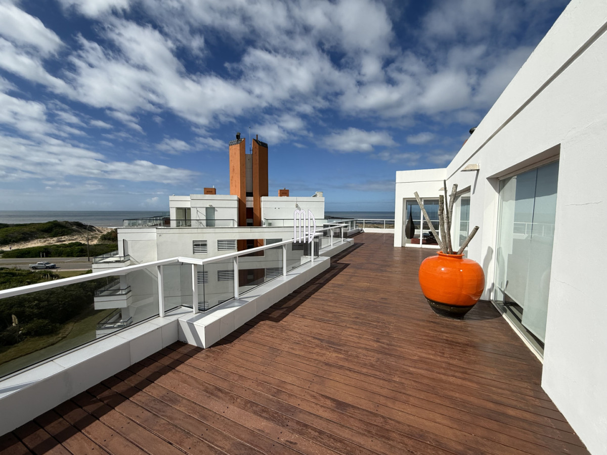 Apartamento ID.9025 - Hermoso Apto Frente Al Mar REF:9025