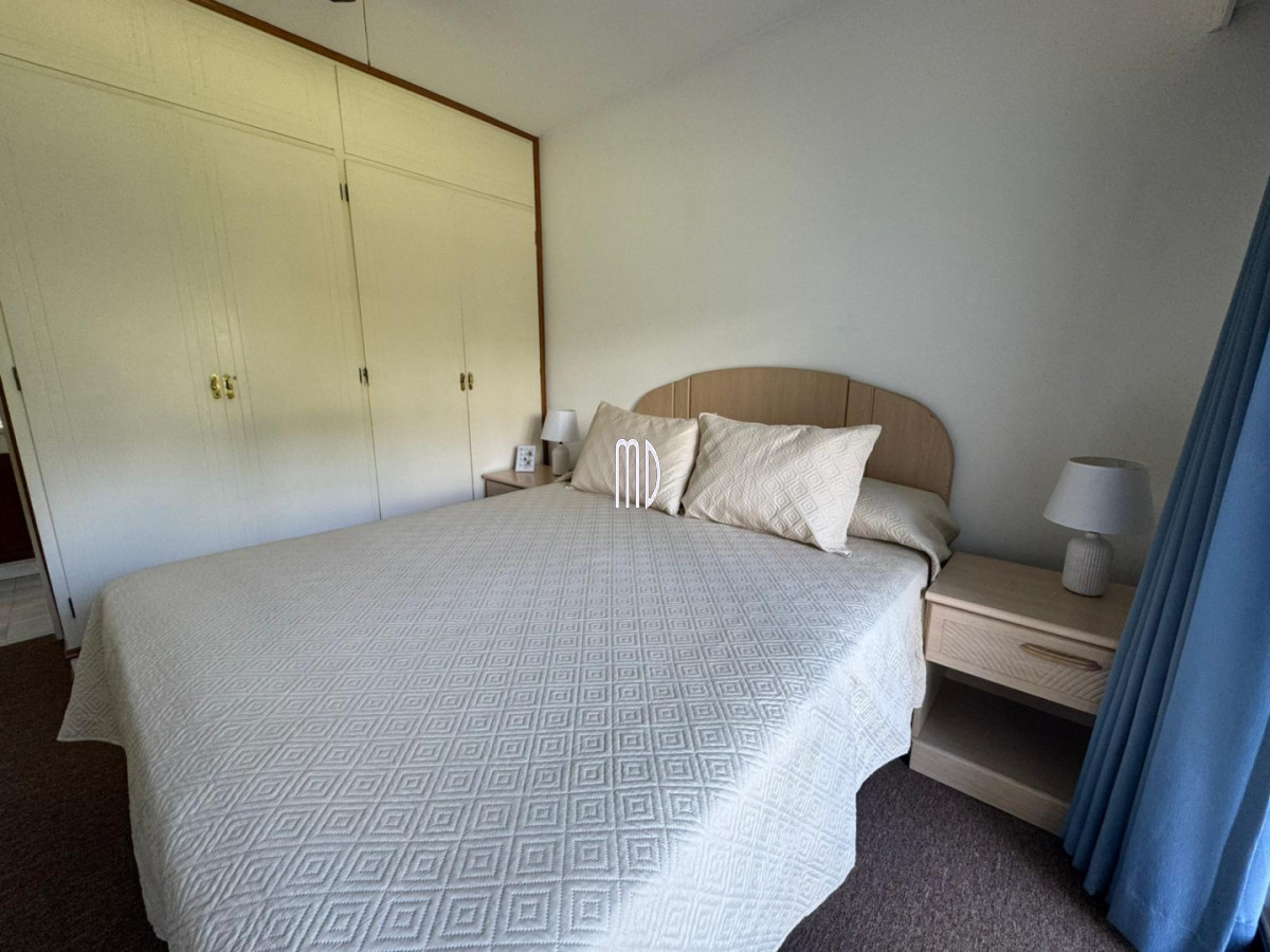 Apartamento ID.8910 - Departamento a 70 metros del mar - 2 dormitorios, 3 baños - Ideal alquiler anual o temporal. REF (8910)