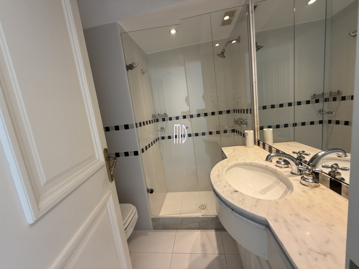 Apartamento ID.9025 - Hermoso Apto Frente Al Mar REF:9025