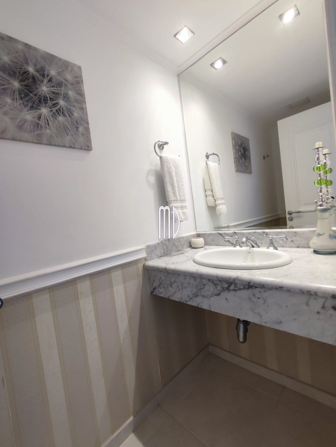 Apartamento ID.7630 - Hermoso apartamento frente al mar con todos los servicios. REF: 7630