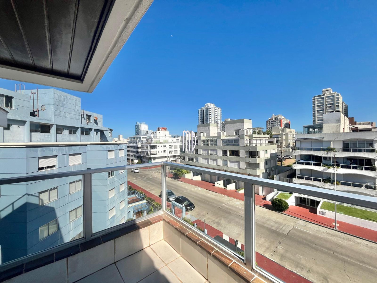 Apartamento ID.6303 - Exclusivo Penthouse en Península con Vista Panorámica al Mar. REF: 6303