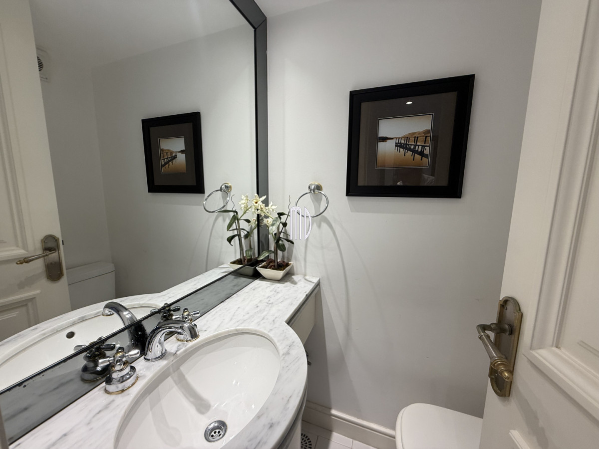 Apartamento ID.9025 - Hermoso Apto Frente Al Mar REF:9025