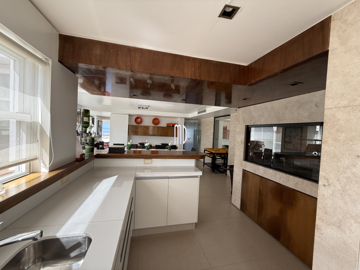 Apartamento ID.9025 - Hermoso Apto Frente Al Mar REF:9025