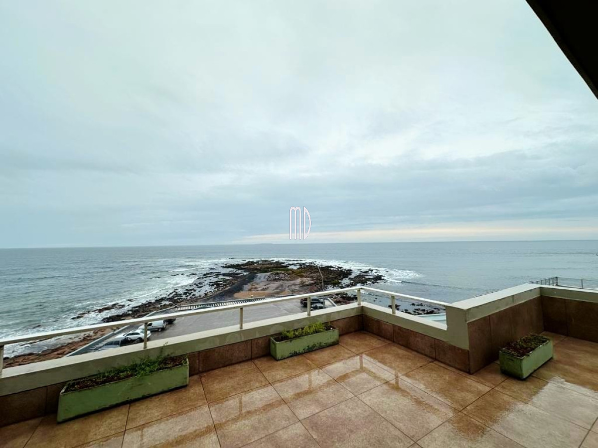 Apartamento ID.7830 - Muy lindo apartamento en Punta Vapor frente al mar. REF(7830) 