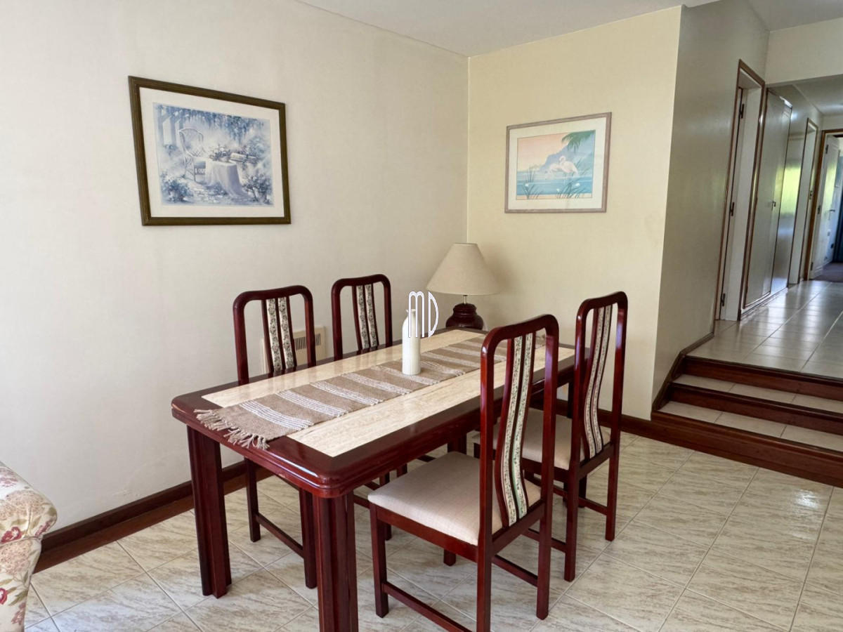 Apartamento ID.8910 - Departamento a 70 metros del mar - 2 dormitorios, 3 baños - Ideal alquiler anual o temporal. REF (8910)
