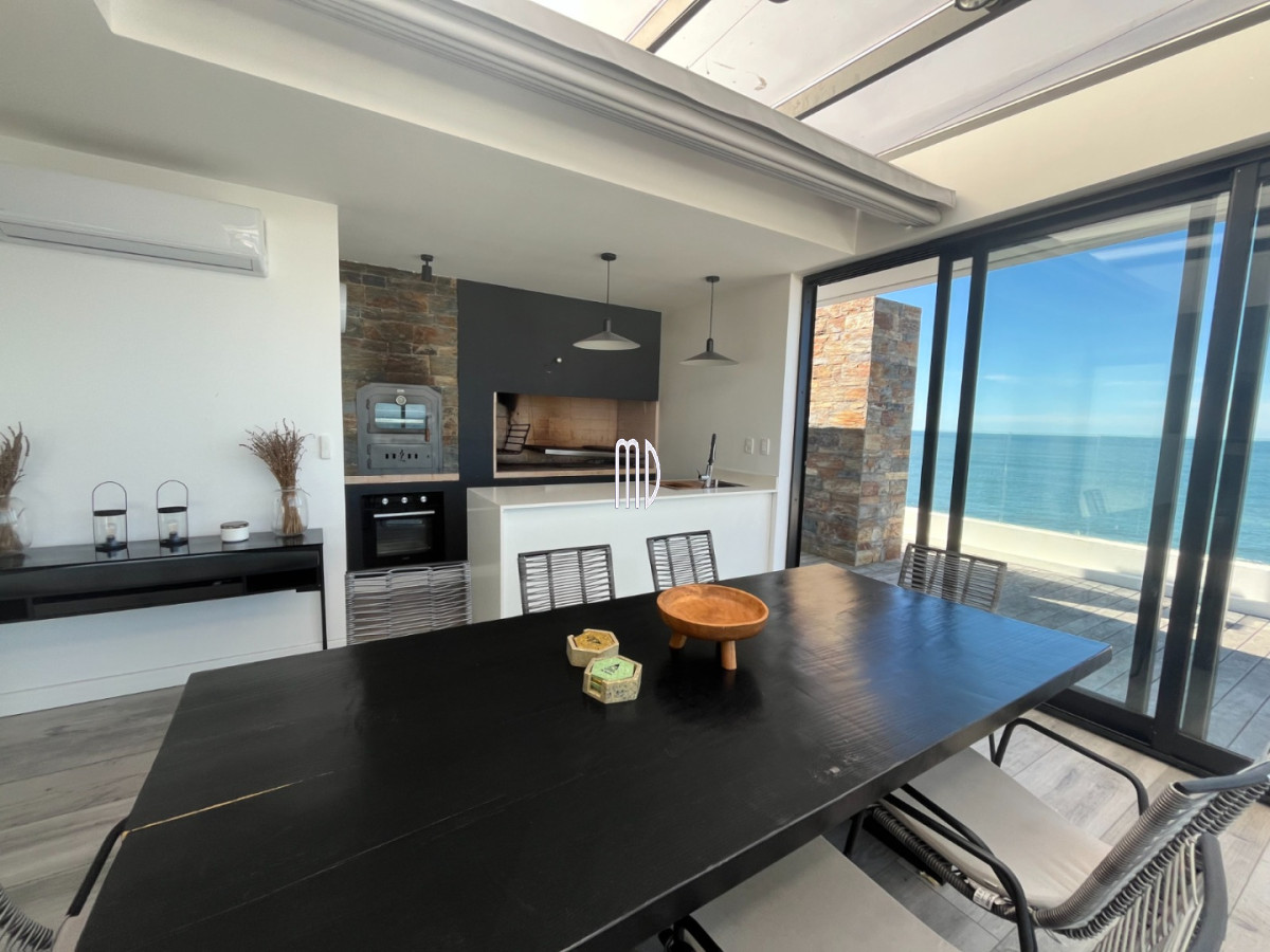 Apartamento ID.9150 - Penthouse frente al mar con terraza exclusiva, jacuzzi y vista única en Península 🌊