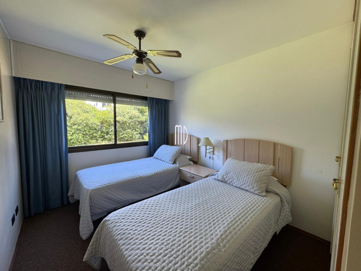 Apartamento ID.8910 - Departamento a 70 metros del mar - 2 dormitorios, 3 baños - Ideal alquiler anual o temporal. REF (8910)